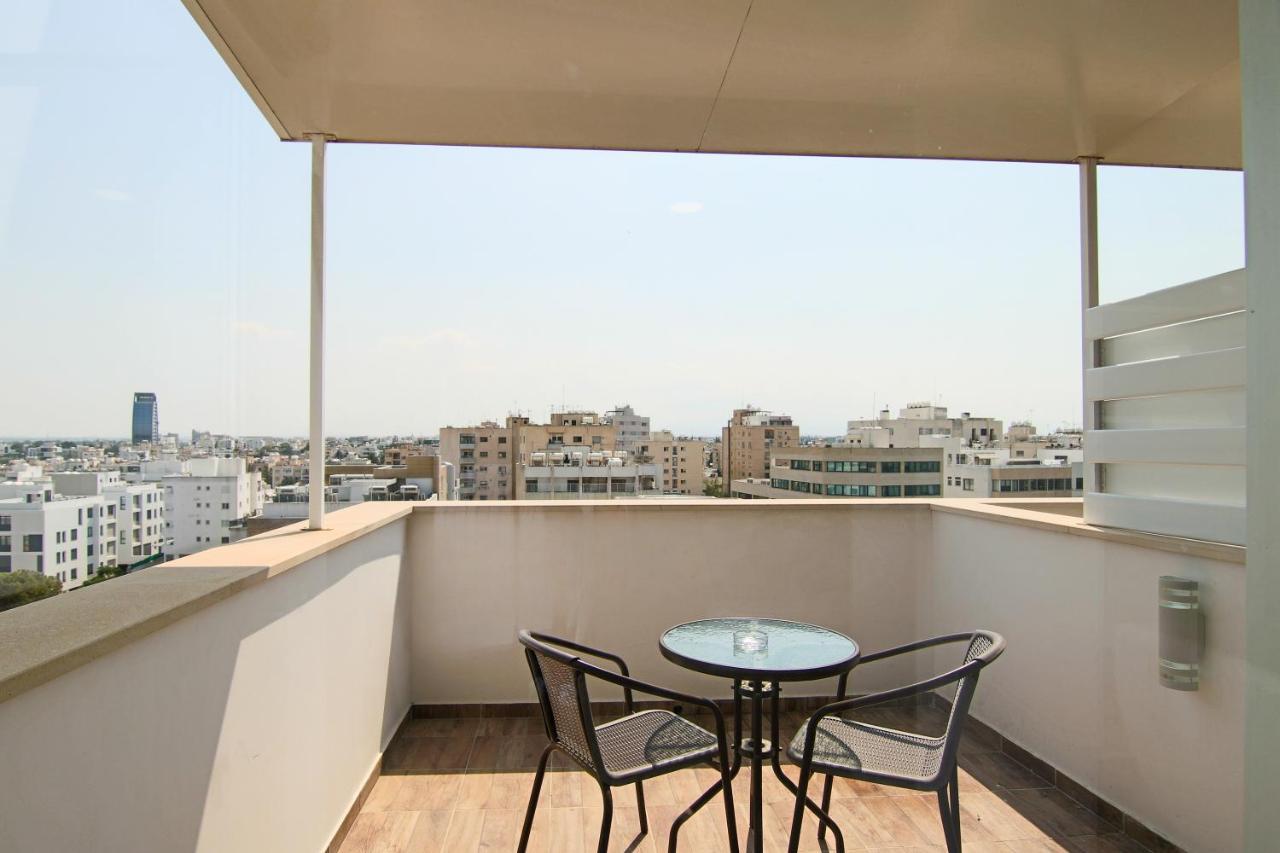 Phaedrus Living: Luxury Suite Nicosia 509 Exterior photo